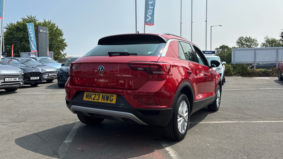 Volkswagen T-Roc 1.5 TSI Life 5dr DSG Petrol Hatchback - Image 23