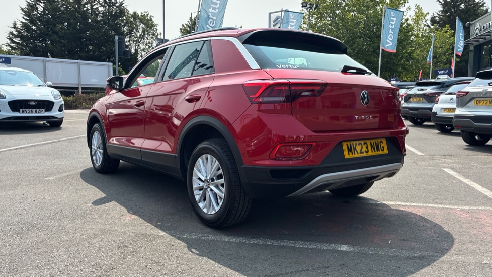 Volkswagen T-Roc 1.5 TSI Life 5dr DSG Petrol Hatchback - Image 24