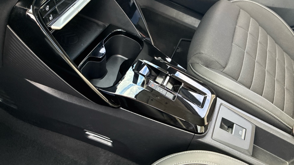 Citroen C3 Aircross 1.2 Hybrid [145] Max 5dr e-DCS6 Petrol Hatchback - Image 13
