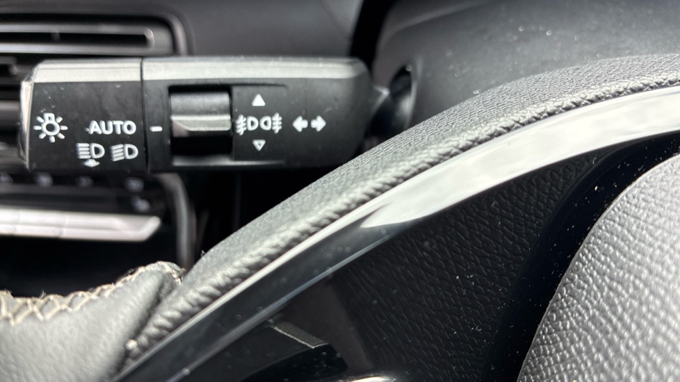 Citroen C3 Aircross 1.2 Hybrid [145] Max 5dr e-DCS6 Petrol Hatchback - Image 32