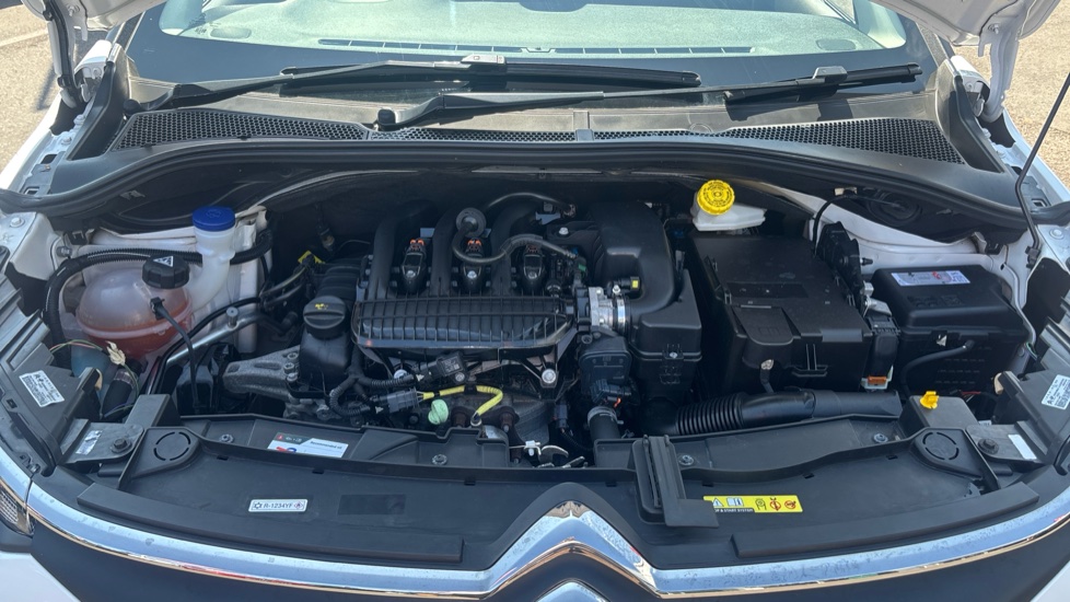 Citroen C3 1.2 PureTech Plus 5dr Petrol Hatchback - Image 8