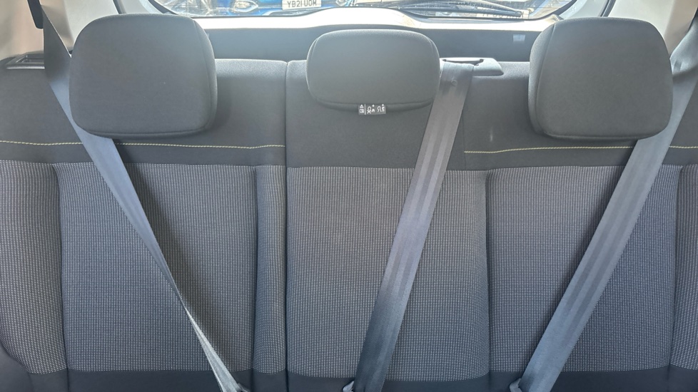 Citroen C3 1.2 PureTech Plus 5dr Petrol Hatchback - Image 15