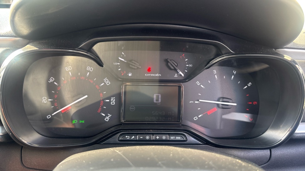 Citroen C3 1.2 PureTech Plus 5dr Petrol Hatchback - Image 18