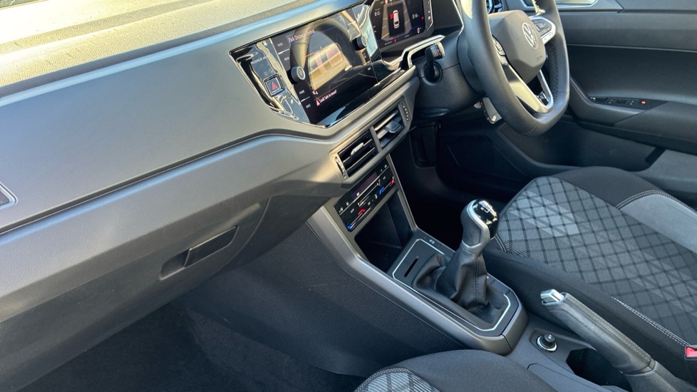 Volkswagen Polo 1.0 TSI R-Line 5dr Petrol Hatchback - Image 13