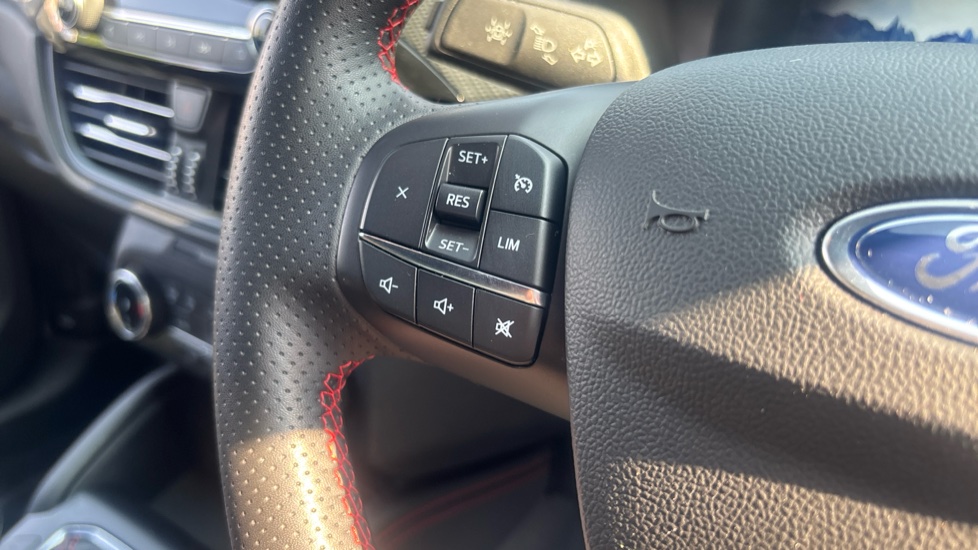 Ford Kuga 1.5 EcoBoost 150 ST-Line Edition 5dr Petrol Estate - Image 29