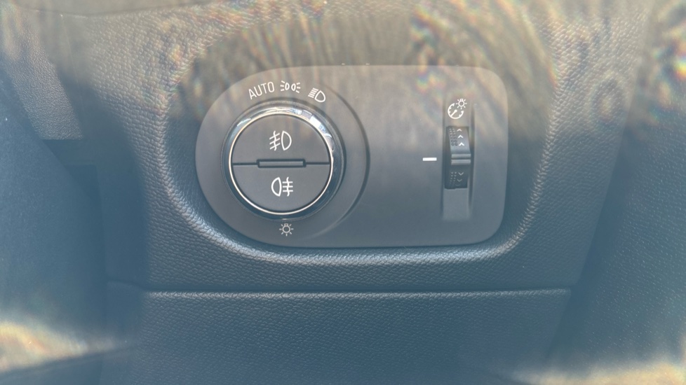 Vauxhall Mokka 100kW Ultimate 50kWh 5dr Auto Electric Hatchback - Image 33