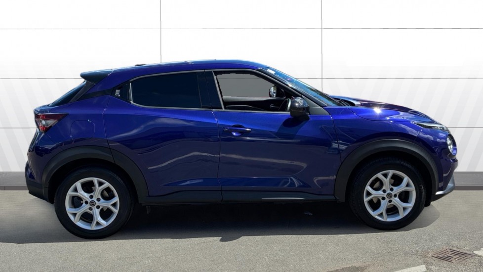 Nissan Juke 1.0 DiG-T N-Connecta 5dr DCT Petrol Hatchback - Image 5