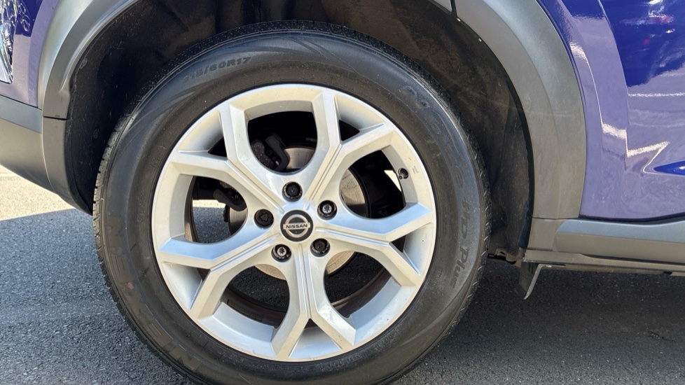 Nissan Juke 1.0 DiG-T N-Connecta 5dr DCT Petrol Hatchback - Image 7