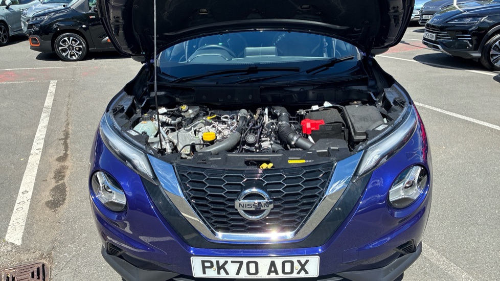 Nissan Juke 1.0 DiG-T N-Connecta 5dr DCT Petrol Hatchback - Image 8