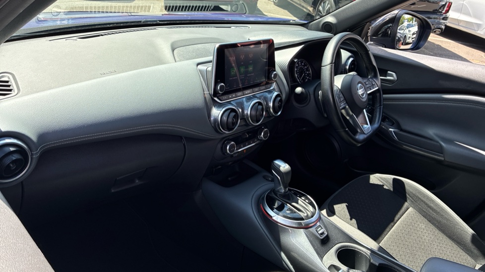 Nissan Juke 1.0 DiG-T N-Connecta 5dr DCT Petrol Hatchback - Image 9