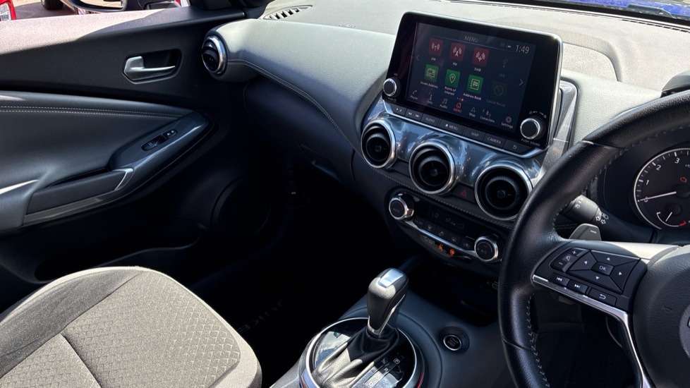Nissan Juke 1.0 DiG-T N-Connecta 5dr DCT Petrol Hatchback - Image 14