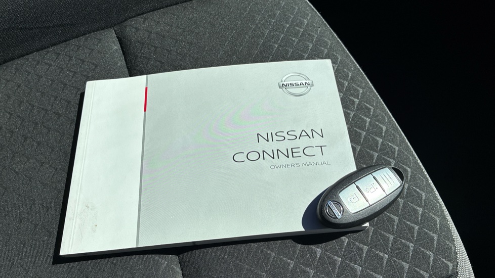 Nissan Juke 1.0 DiG-T N-Connecta 5dr DCT Petrol Hatchback - Image 19