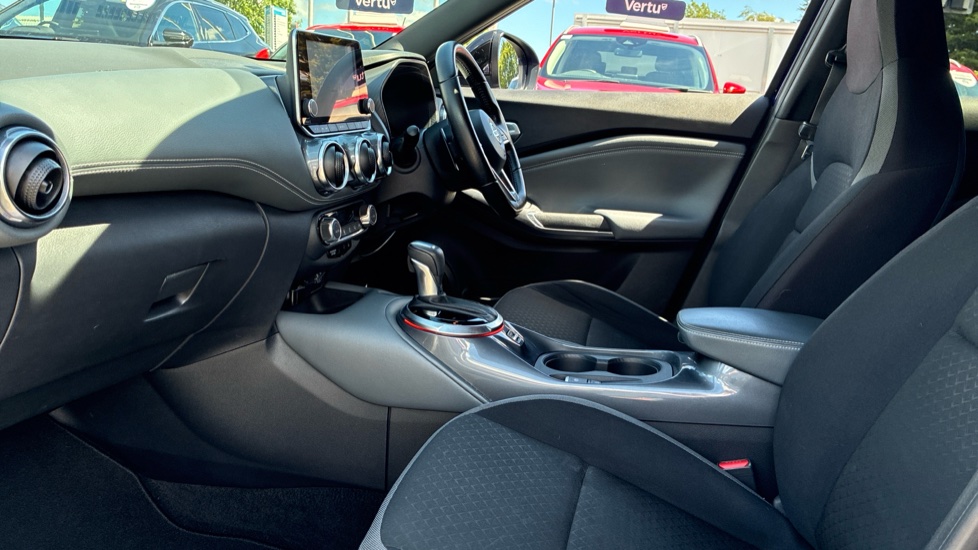 Nissan Juke 1.0 DiG-T N-Connecta 5dr DCT Petrol Hatchback - Image 36