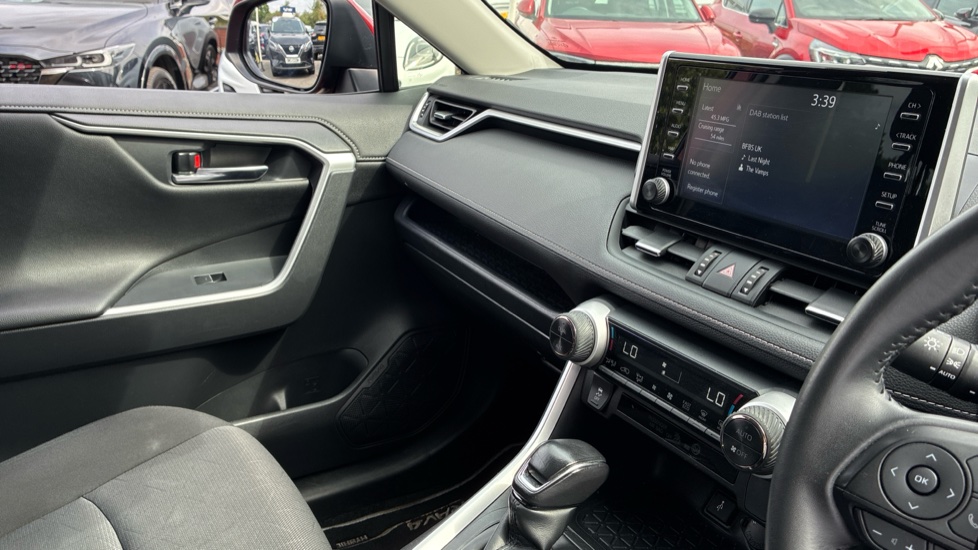 Toyota RAV4 2.5 VVT-i Hybrid Icon 5dr CVT 2WD Hybrid Estate - Image 14