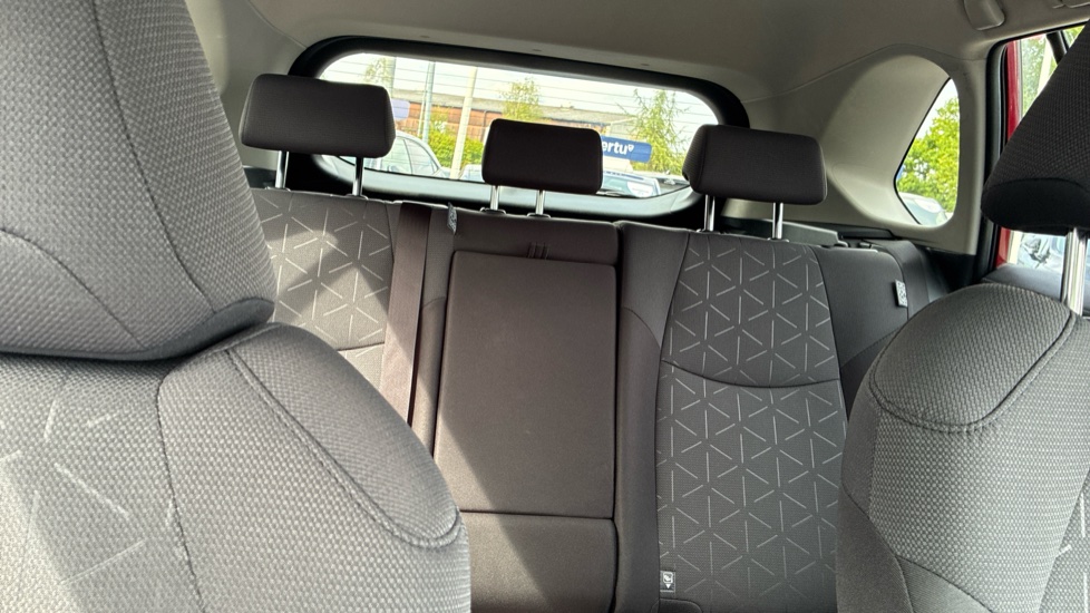 Toyota RAV4 2.5 VVT-i Hybrid Icon 5dr CVT 2WD Hybrid Estate - Image 15