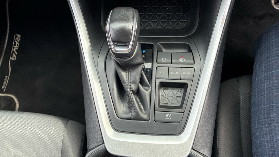 Toyota RAV4 2.5 VVT-i Hybrid Icon 5dr CVT 2WD Hybrid Estate - Image 29