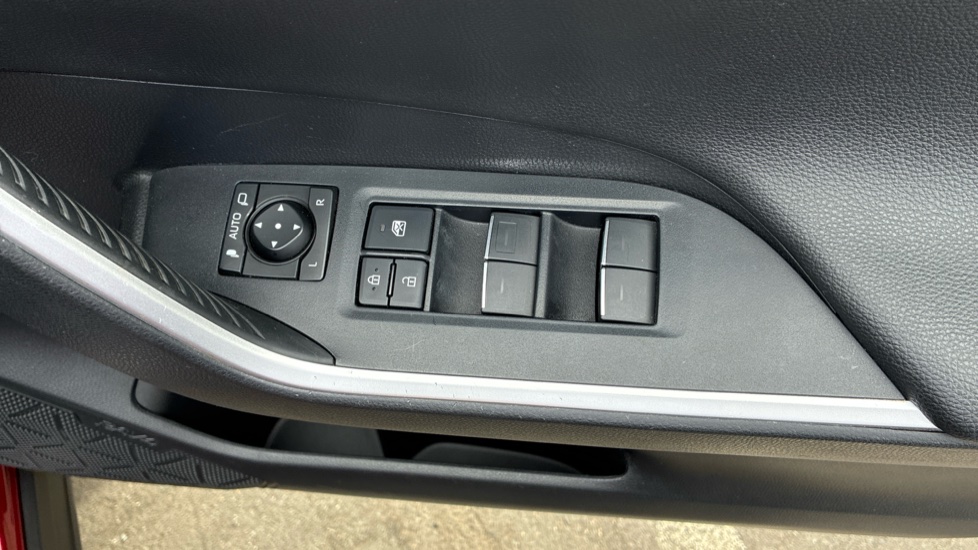 Toyota RAV4 2.5 VVT-i Hybrid Icon 5dr CVT 2WD Hybrid Estate - Image 30