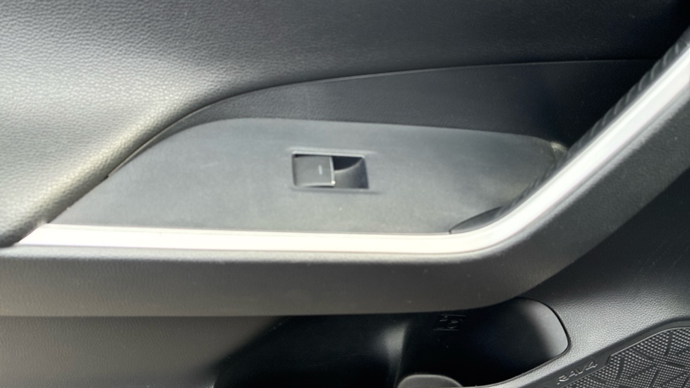 Toyota RAV4 2.5 VVT-i Hybrid Icon 5dr CVT 2WD Hybrid Estate - Image 37