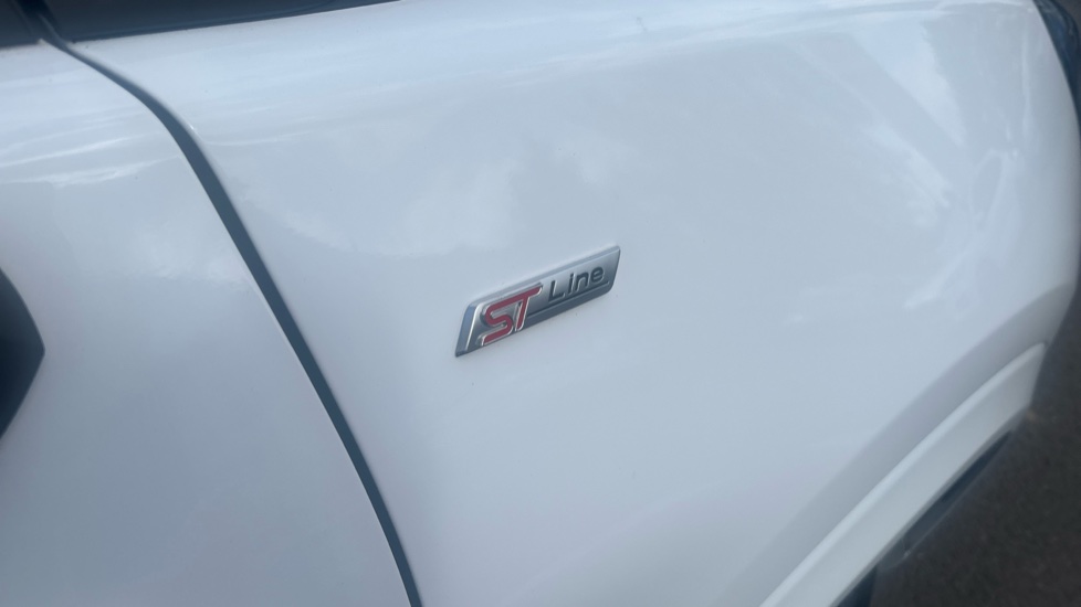 Ford Puma 1.0 EcoBoost Hybrid mHEV ST-Line X 5dr Petrol Hatchback - Image 8