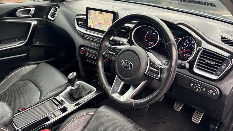 Kia Ceed 1.4T GDi ISG First Edition 5dr Petrol Hatchback - Image 11