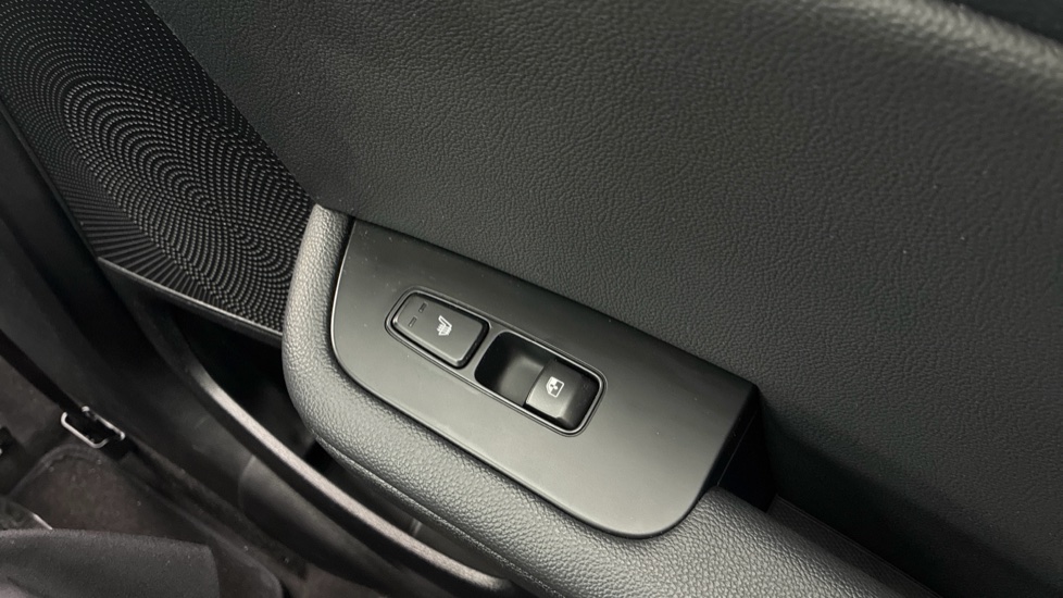Kia Ceed 1.4T GDi ISG First Edition 5dr Petrol Hatchback - Image 22