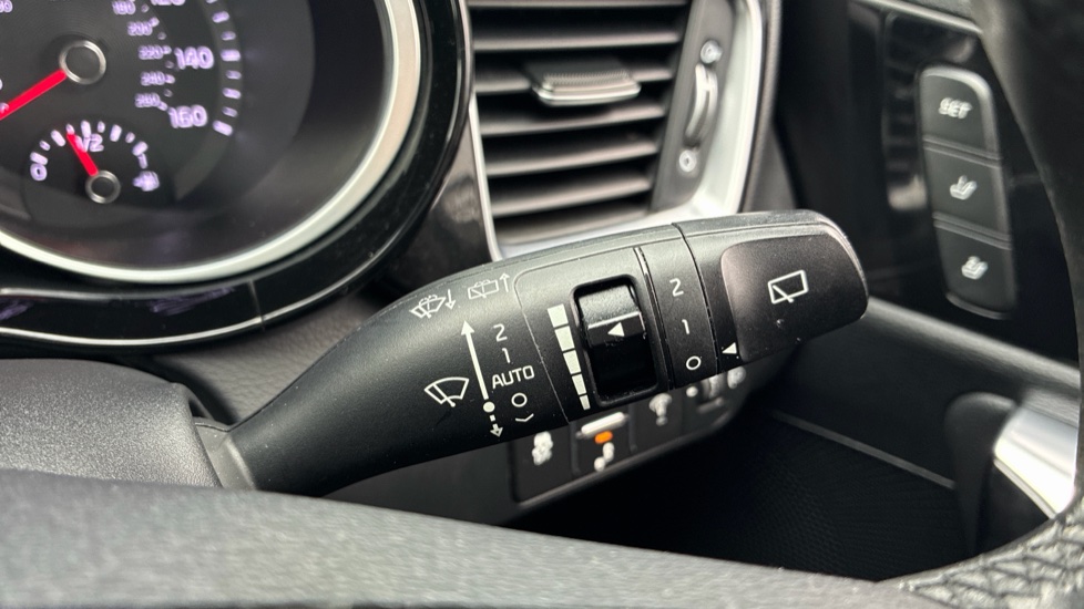 Kia Ceed 1.4T GDi ISG First Edition 5dr Petrol Hatchback - Image 27