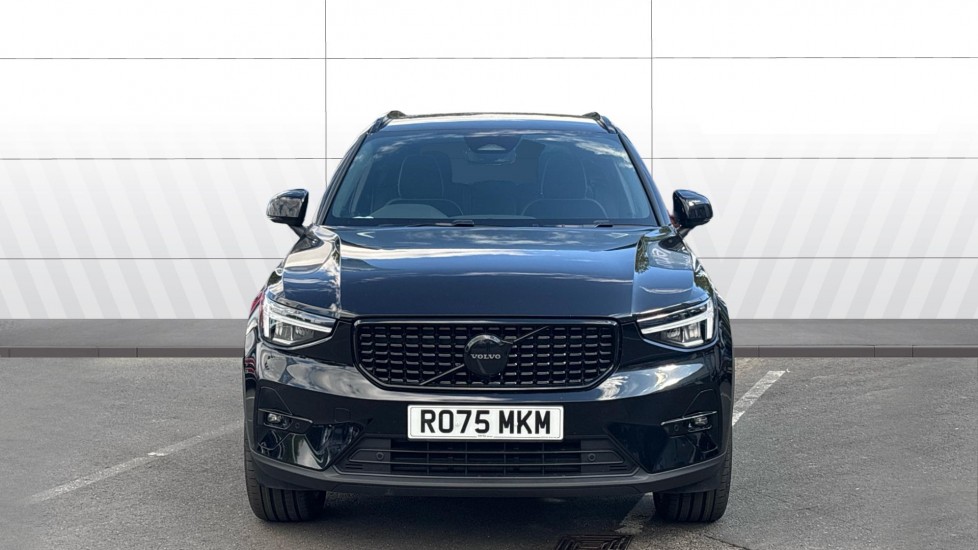 Volvo XC40 2.0 B4P Plus Black Edition 5dr Auto Petrol Estate - Image 3