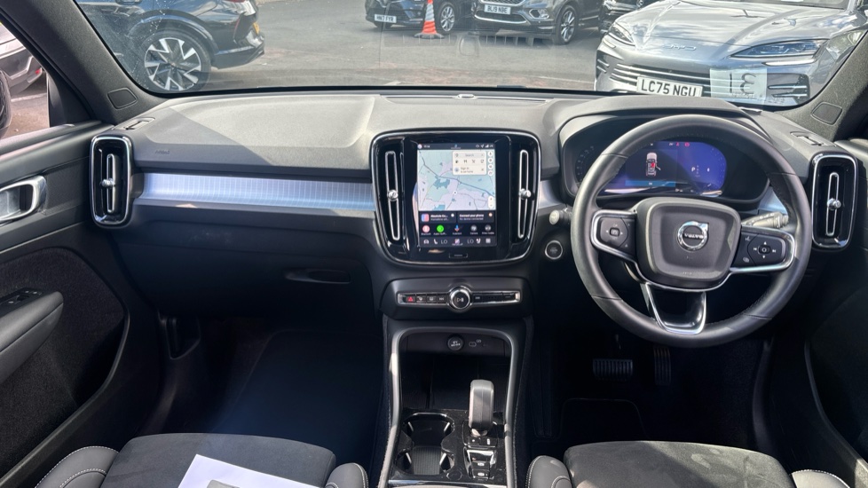 Volvo XC40 2.0 B4P Plus Black Edition 5dr Auto Petrol Estate - Image 10