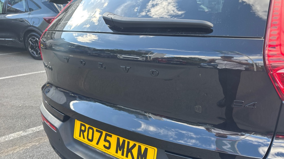 Volvo XC40 2.0 B4P Plus Black Edition 5dr Auto Petrol Estate - Image 21