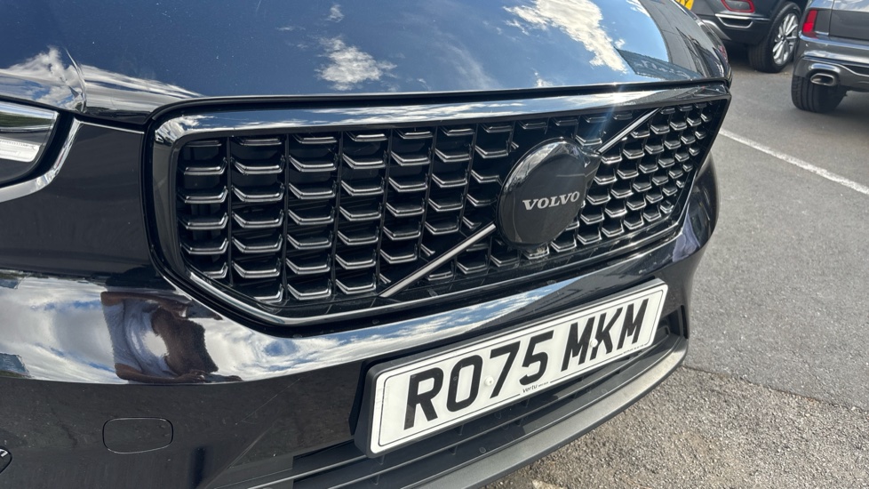 Volvo XC40 2.0 B4P Plus Black Edition 5dr Auto Petrol Estate - Image 25