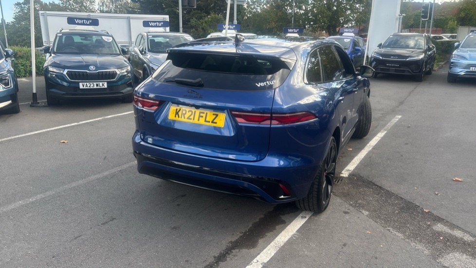 Jaguar F-Pace 2.0 D200 R-Dynamic HSE 5dr Auto AWD Diesel Estate - Image 19