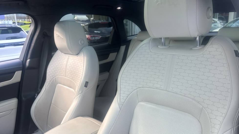 Jaguar F-Pace 2.0 D200 R-Dynamic HSE 5dr Auto AWD Diesel Estate - Image 26