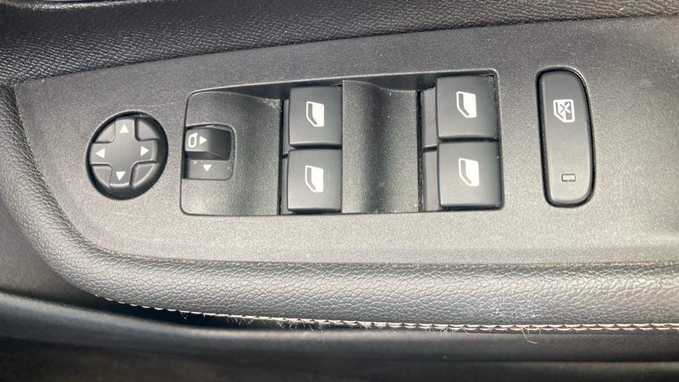 Vauxhall Mokka 1.2 Turbo Ultimate 5dr Auto Petrol Hatchback - Image 28