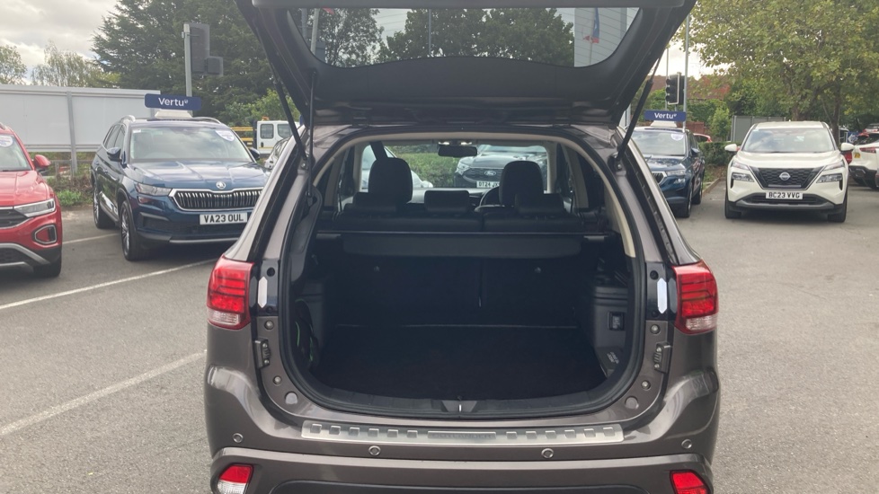 Mitsubishi Outlander 2.0 PHEV GX4hs 5dr Auto Estate - Image 4