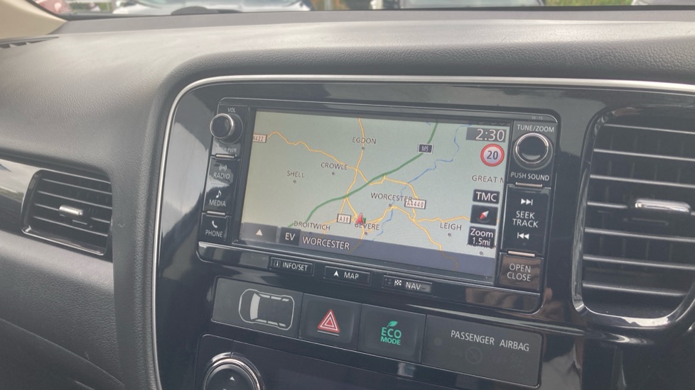 Mitsubishi Outlander 2.0 PHEV GX4hs 5dr Auto Estate - Image 12