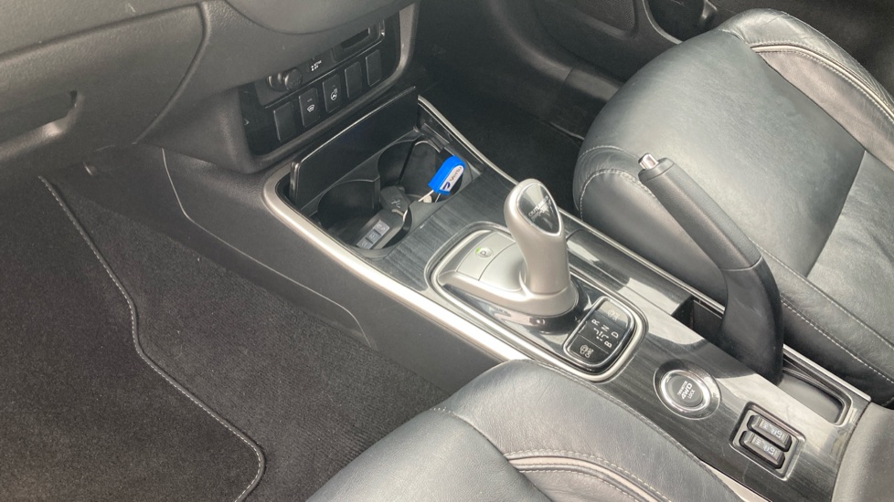 Mitsubishi Outlander 2.0 PHEV GX4hs 5dr Auto Estate - Image 13