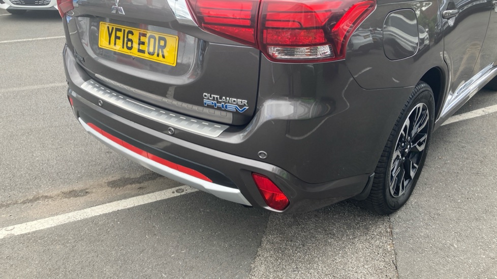 Mitsubishi Outlander 2.0 PHEV GX4hs 5dr Auto Estate - Image 26