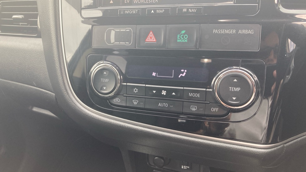 Mitsubishi Outlander 2.0 PHEV GX4hs 5dr Auto Estate - Image 34