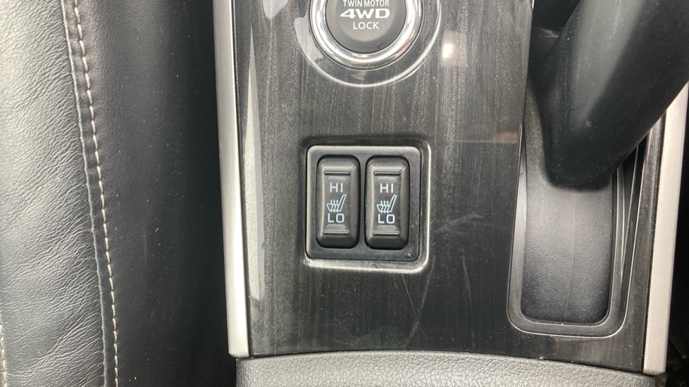 Mitsubishi Outlander 2.0 PHEV GX4hs 5dr Auto Estate - Image 35