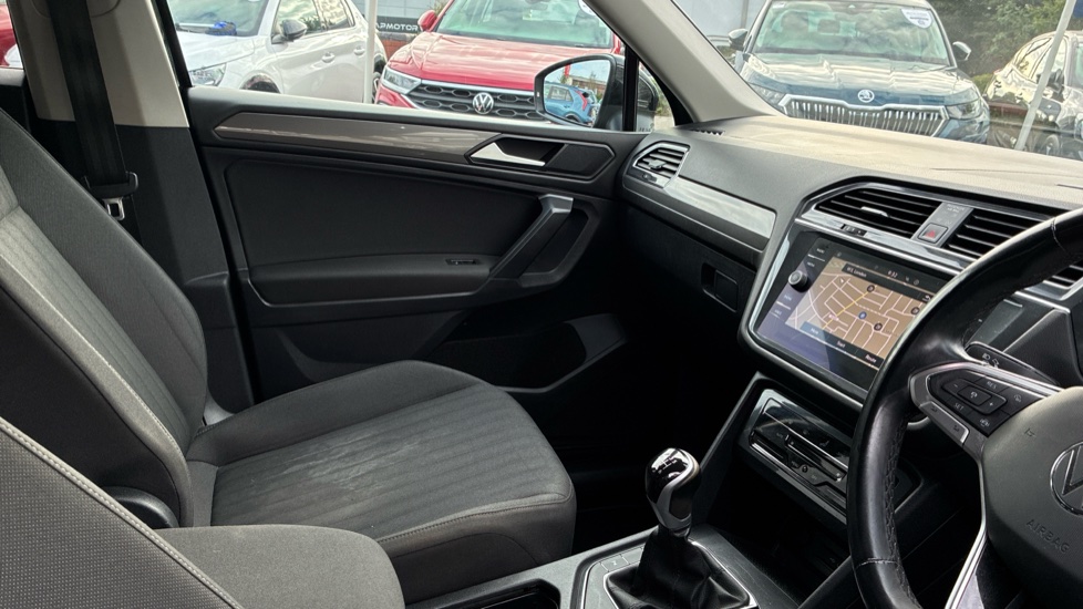 Volkswagen Tiguan Allspace 1.5 TSI Life 5dr Petrol Estate - Image 14