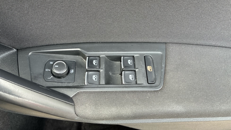Volkswagen Tiguan Allspace 1.5 TSI Life 5dr Petrol Estate - Image 32