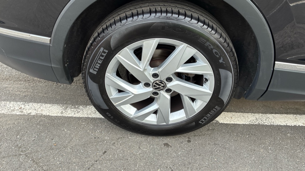Volkswagen Tiguan Allspace 1.5 TSI Life 5dr Petrol Estate - Image 33