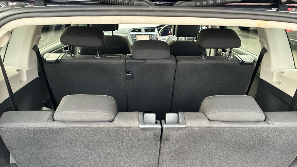 Volkswagen Tiguan Allspace 1.5 TSI Life 5dr Petrol Estate - Image 40