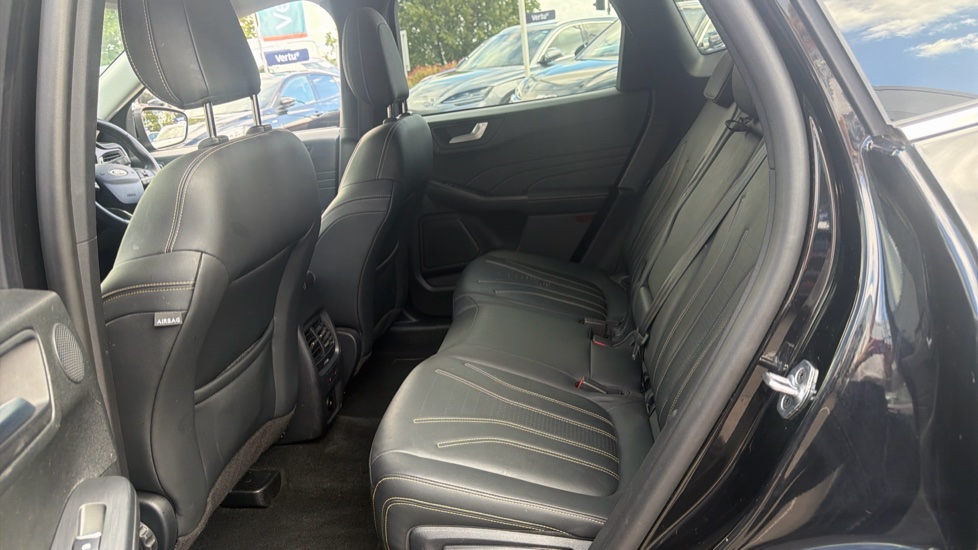 Ford Kuga 2.5 FHEV Vignale 5dr CVT Hybrid Estate - Image 16