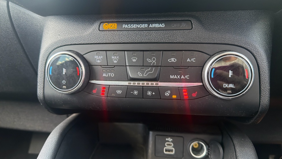 Ford Kuga 2.5 FHEV Vignale 5dr CVT Hybrid Estate - Image 32
