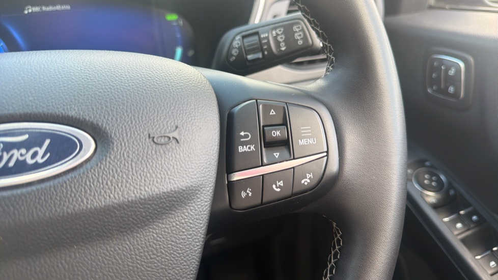 Ford Kuga 2.5 FHEV Vignale 5dr CVT Hybrid Estate - Image 34