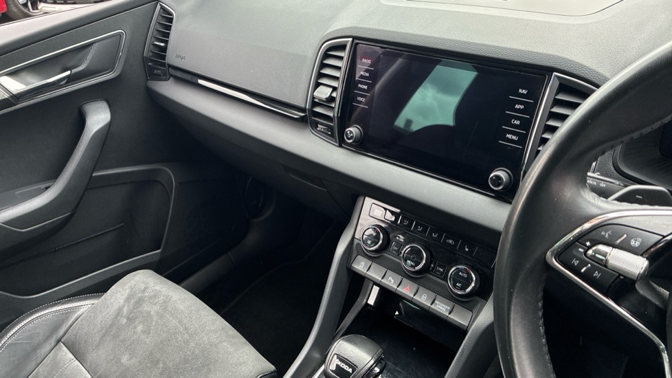 Skoda Karoq 1.5 TSI SE L 5dr DSG Petrol Estate - Image 14