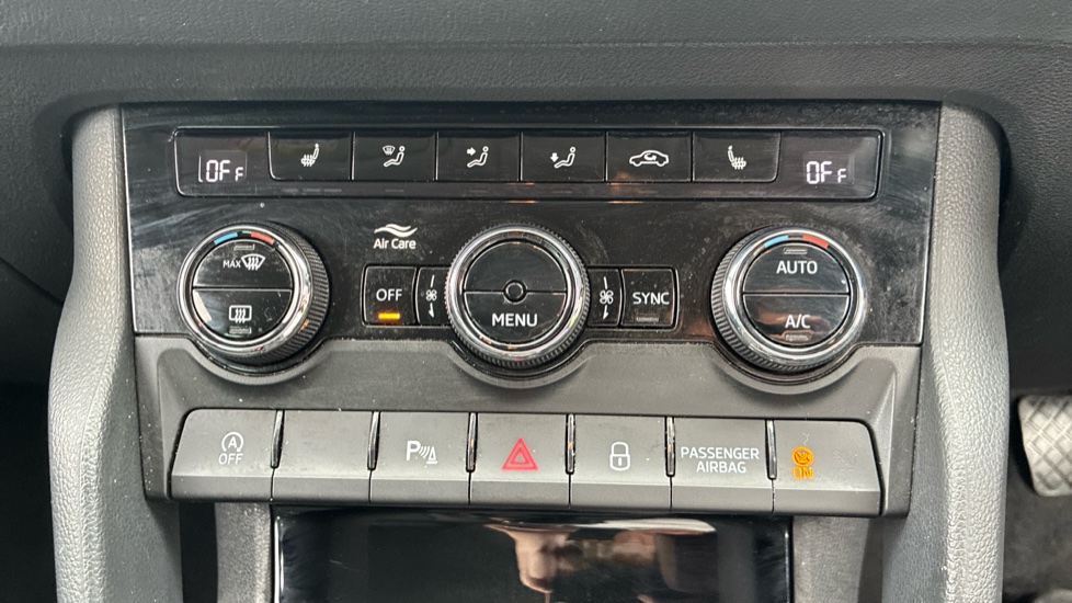 Skoda Karoq 1.5 TSI SE L 5dr DSG Petrol Estate - Image 31