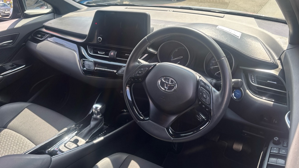 Toyota C-HR 2.0 Hybrid Design 5dr CVT Hybrid Hatchback - Image 11