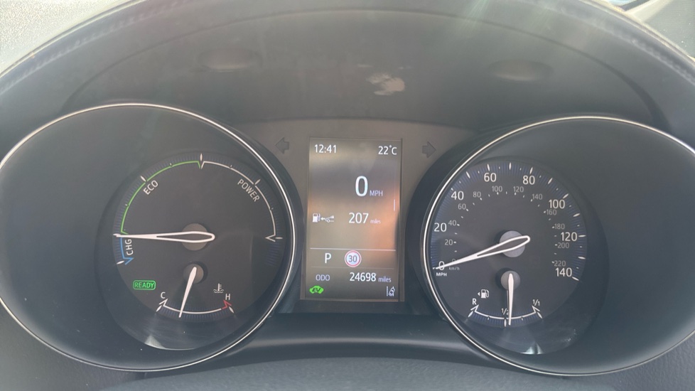 Toyota C-HR 2.0 Hybrid Design 5dr CVT Hybrid Hatchback - Image 18